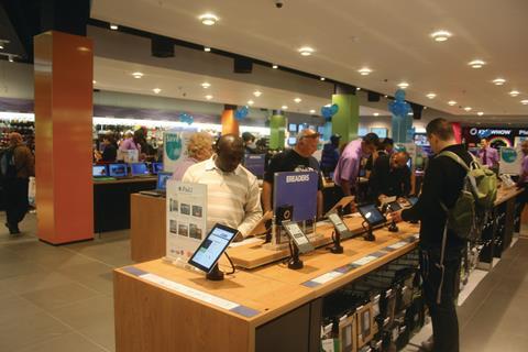 Currys_PC_World_Black_Westfield_Stratford__7_